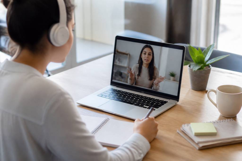 Mooc c’est quoi : définition, fonctionnement et avantages pour la formation en ligne